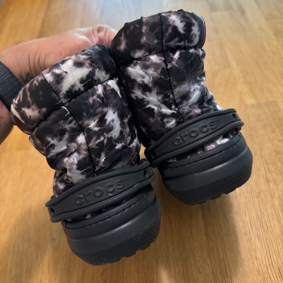 Crocs Women's 5 Men's 3 Black Gray Tie Dye Classic Lined Neo Puff Boots - Picture 6 of 11